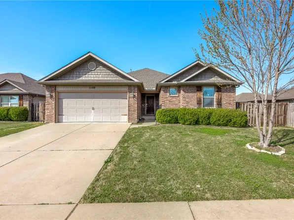 1109 W Cunningham Ave, Rogers, AR 72758