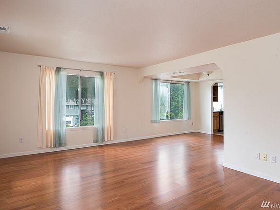 3rd image of 1440 224th Ave NE