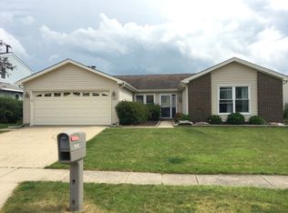 151 Green Meadow Dr, Glendale Heights, IL 60139