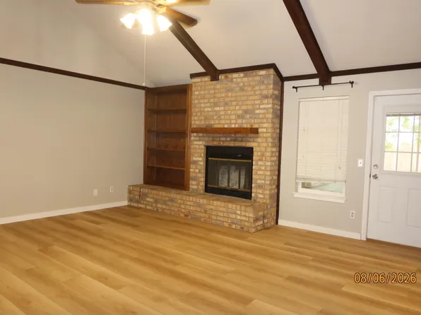 4868 Matterhorn Dr, Wichita Falls, TX 76310