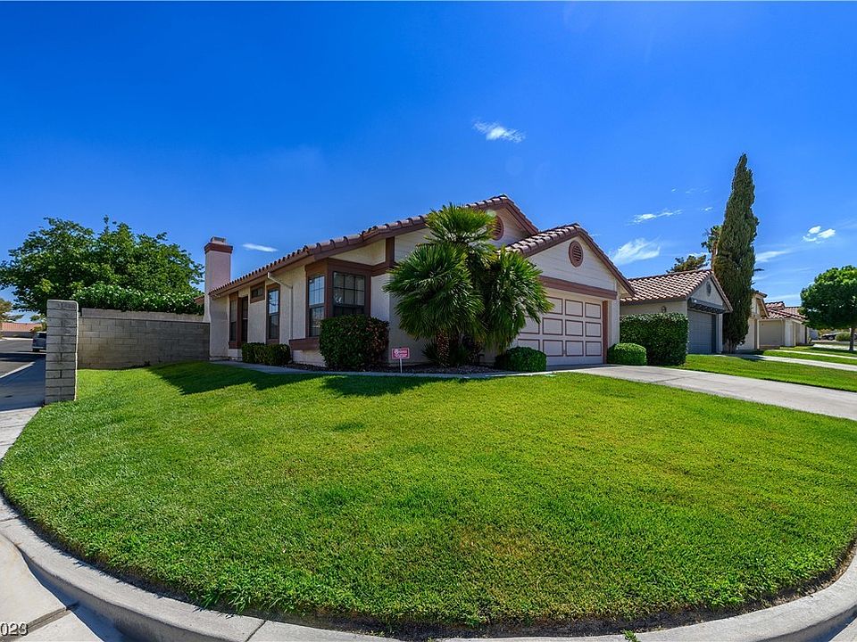 1st image of 765 Whispering Palms Dr