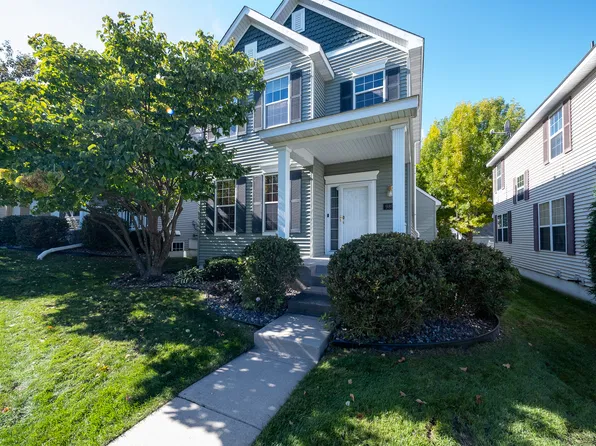 9890 Pincherry Ln, Eden Prairie, MN 55347
