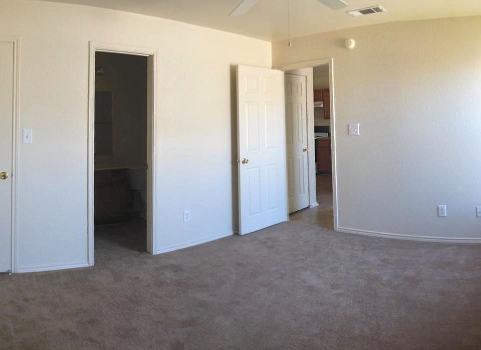 005_Master Bedroom_06222021