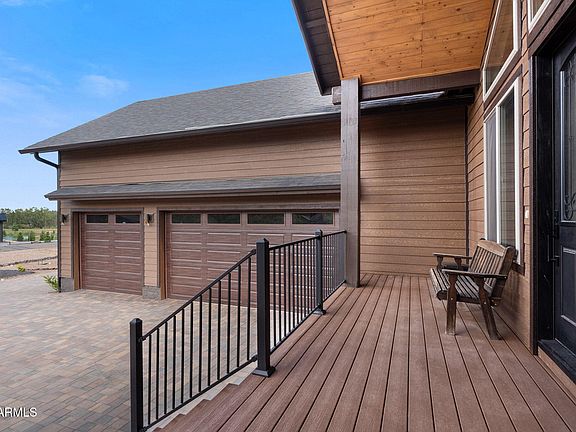 3rd image of 2561 W EDGEWATER --