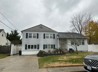 147 Madison Ave, Island Park, NY 11558