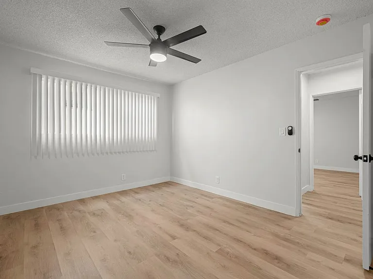 928 4th St — Photo 35