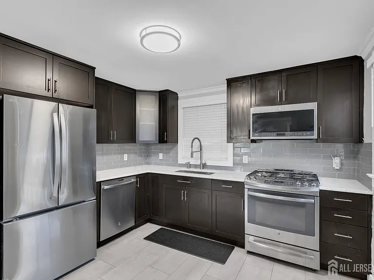 20 Burnet St — Photo 10