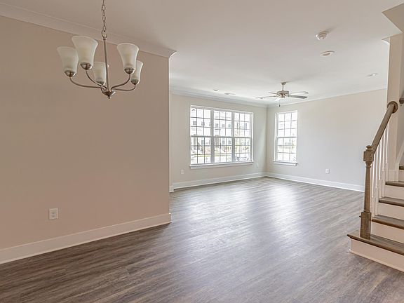5th image of 1421 Prospect Hill St