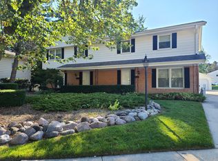 4237 Teakwood Ct, Greendale, WI 53129