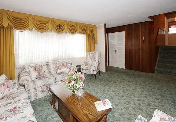 5th image of 34 Pickwick Dr N