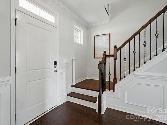 4th image of 4040 Lauren Elizabeth Dr