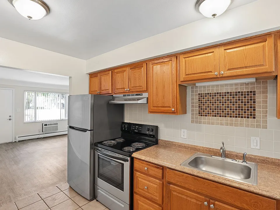 403-427 S Crooks Rd