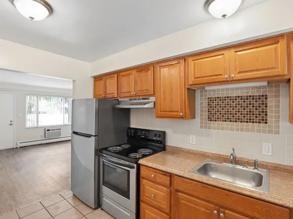 Clawson Park Apartments, 403-427 S Crooks Rd #411, Clawson, MI 48017