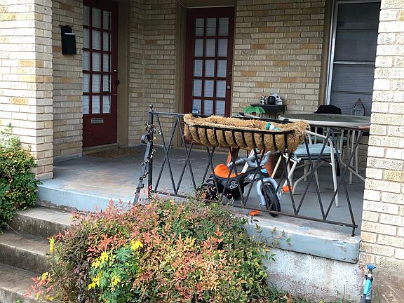 3rd image of 5905 La Vista Dr