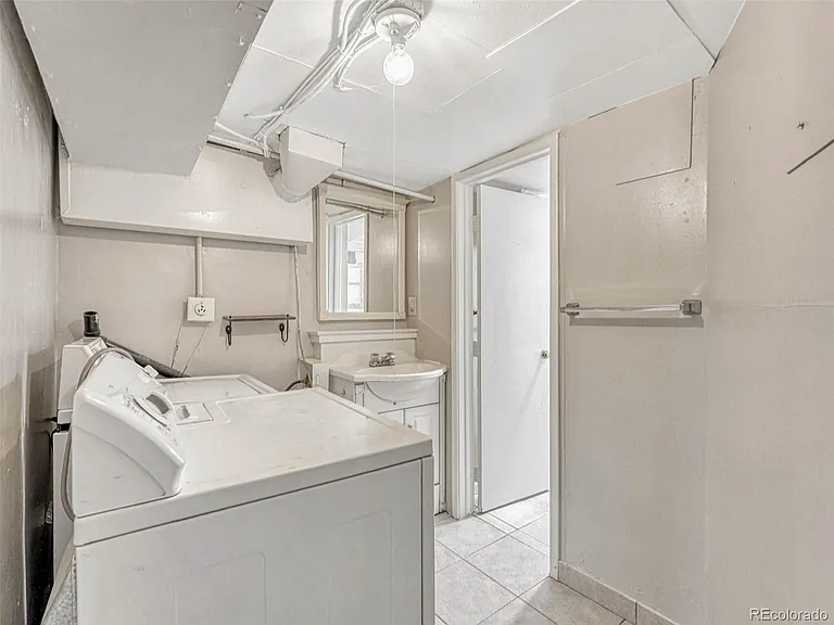 548 S Lincoln St #BASEMENT — Photo 22