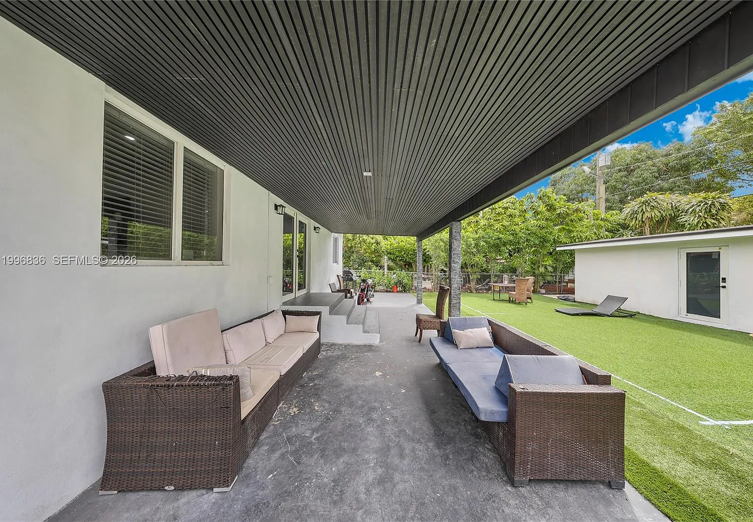 4 bed, 3.0 bath, $5,200 — Photo 2