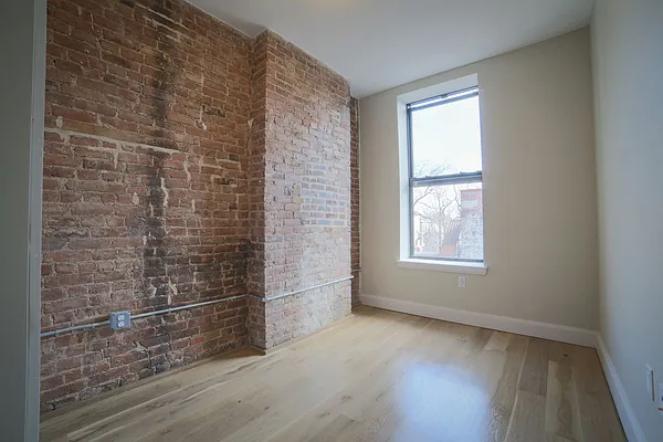 Rented by EXR | media 67