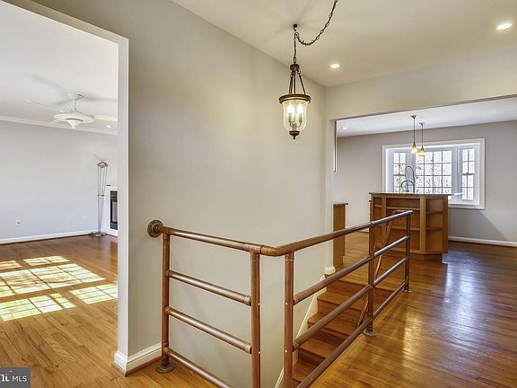 4th image of 6126 Redwood Ln