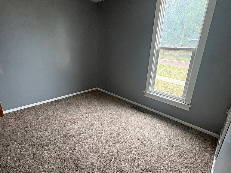 520 Logan St — Photo 3