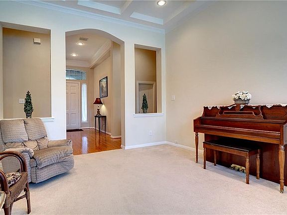 4th image of 111 Killdeer Ct