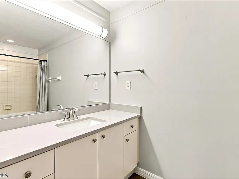15417 Bellamar Cir #812 — Photo 25