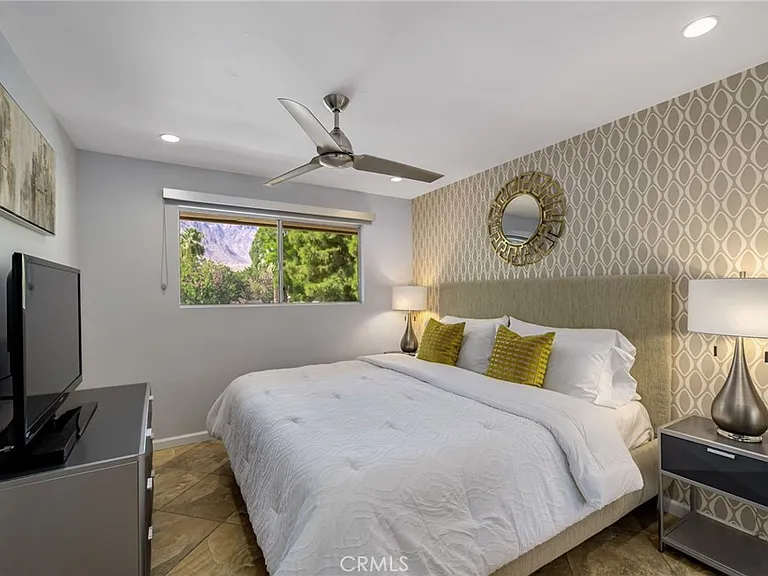 510 N Villa Ct — Photo 11