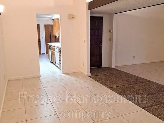 5th image of 389 W Warner Ave #101