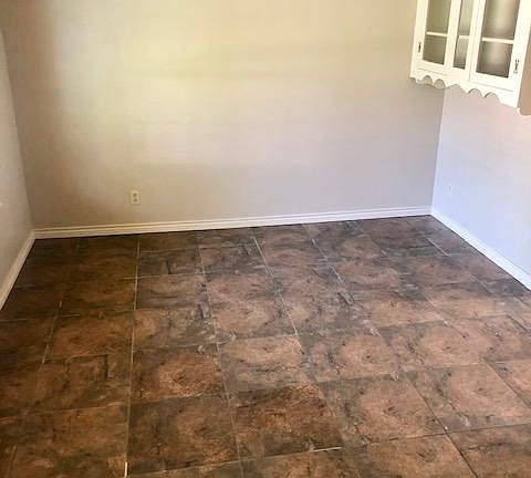 5th image of 5715 Derby Ln