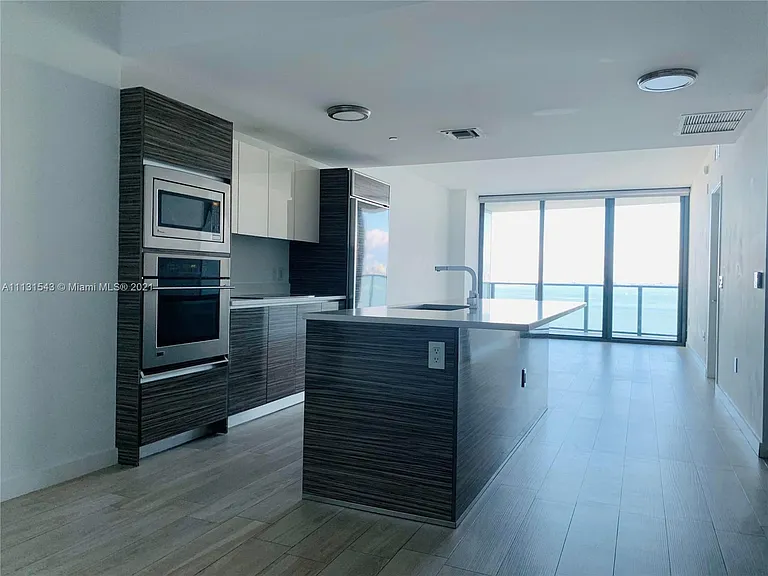 460 NE 28th St #1206 — Photo 16