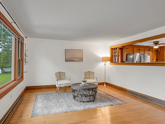 4th image of 19 Cochrane Cir