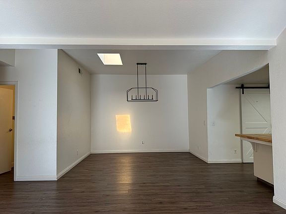 5th image of 97 Rosewood Cir