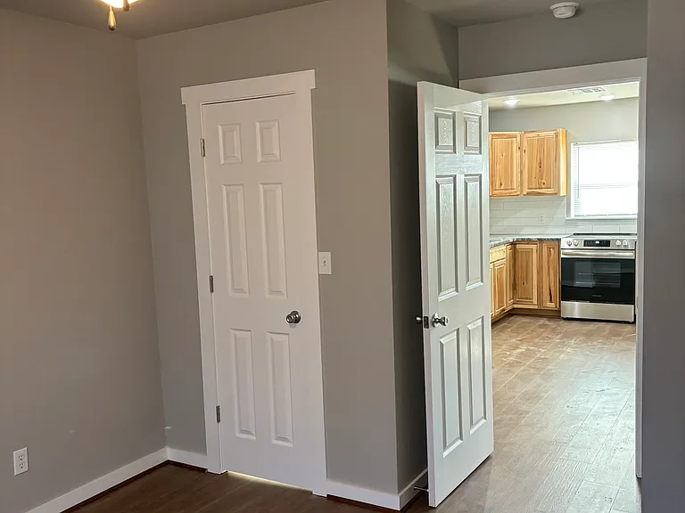 624 S Maple Ave — Photo 10