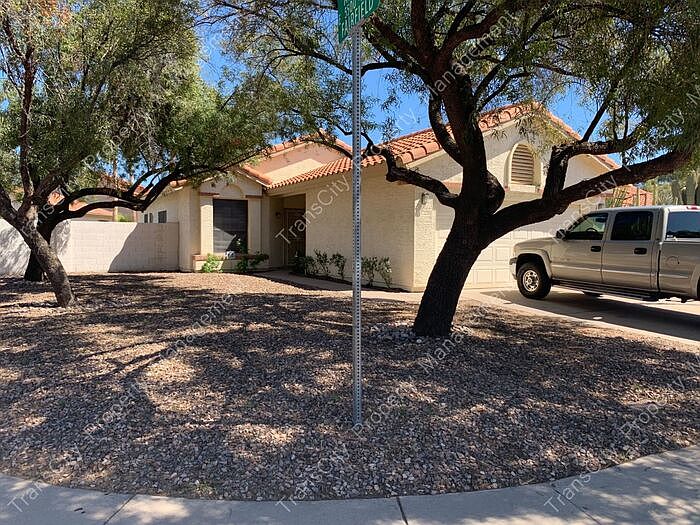 1st image of 1065 N Arroya