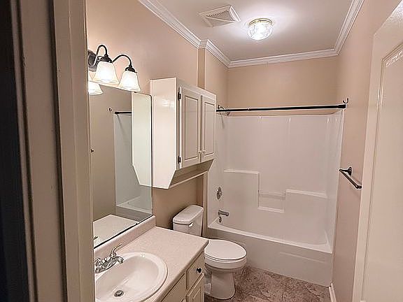 3rd image of 147 Muirfield Ln