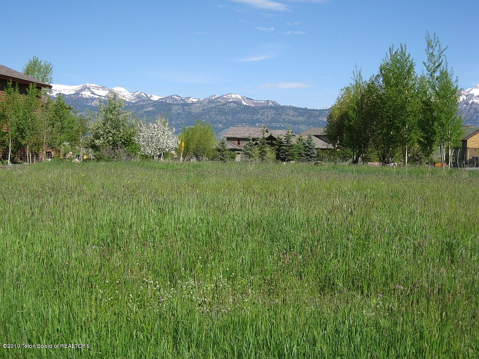2nd image of 535 Trails End