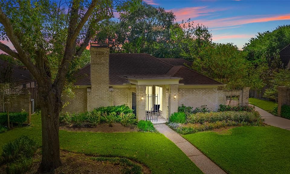 1st image of 11907 Pebble Rock Dr