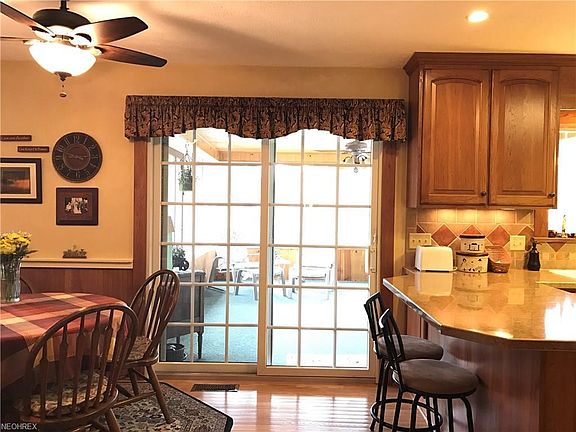 4th image of 313 Weller Dr