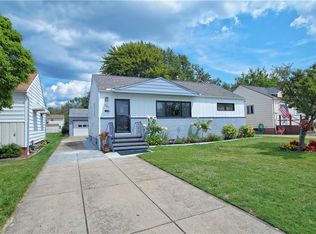 281 E 305th St, Eastlake, OH 44095