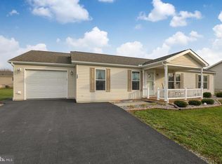 12 Millpond Dr, Stevens, PA 17578