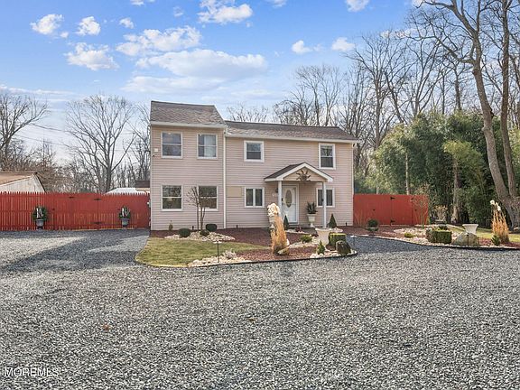 2nd image of 505 W Farms Road