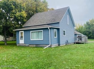 708 Walnut St E, Devils Lake, ND 58301