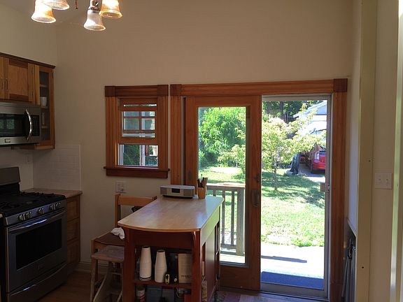 5th image of 46 Altamont Ave