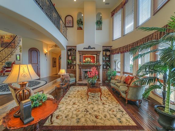 4th image of 29326 Meadow Glen Way W