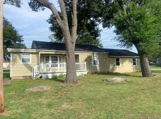 130 S Maple St, Oologah, OK 74053