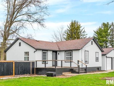 607 E Main St, La Fayette, IL, 61449
