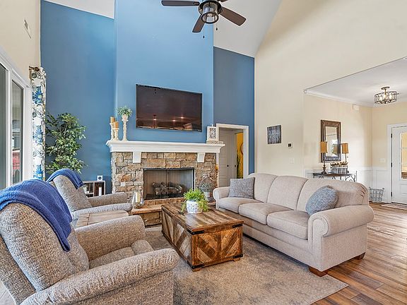 4th image of 1173 Proctor Cir
