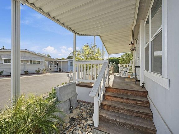 4th image of 138 Nut Tree Ln #138