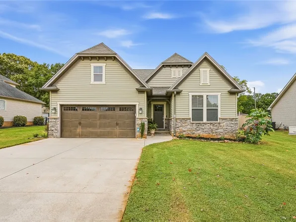 1011 Drakes Xing, Anderson, SC 29625