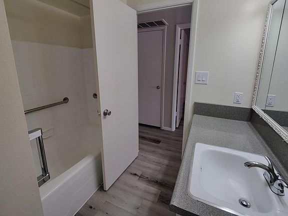 5th image of 33 N 58th St #131