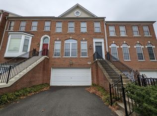 4004 Quiet Creek Dr, Fairfax, VA 22033